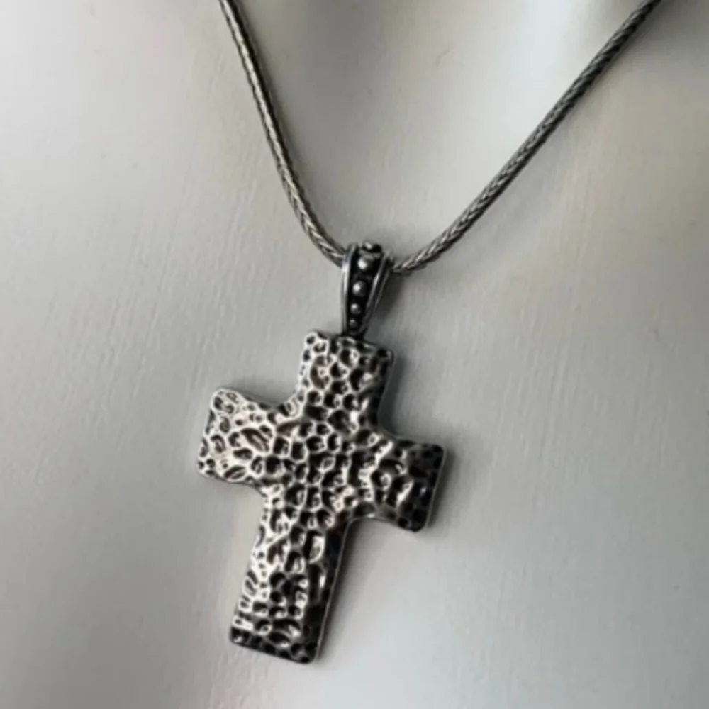NWT Halle Joy Hope Silver Old Rugged Cross Necklace - Picture 6 of 6